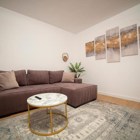 Coban Residence - A3 - Scandinavian Apartment Brasov Luaran gambar