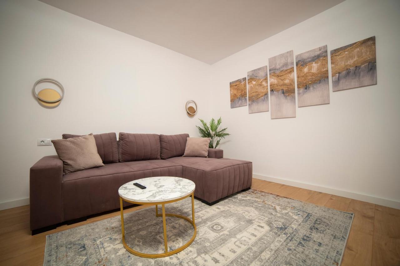 Coban Residence - A3 - Scandinavian Apartment Brasov Luaran gambar