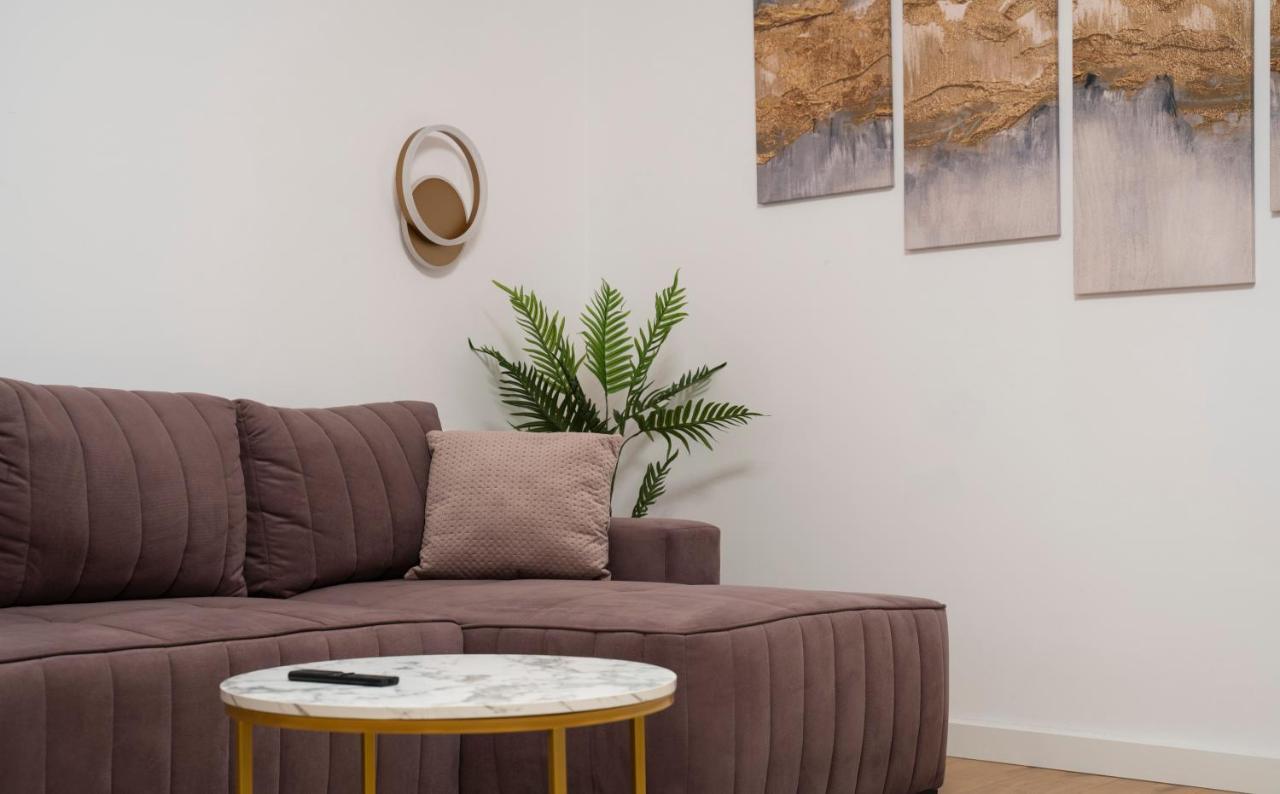 Coban Residence - A3 - Scandinavian Apartment Brasov Luaran gambar